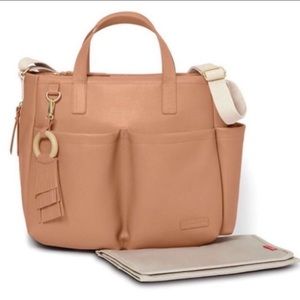 NWT Skip Hop Greenwich Diaper Tote & Changing Pad